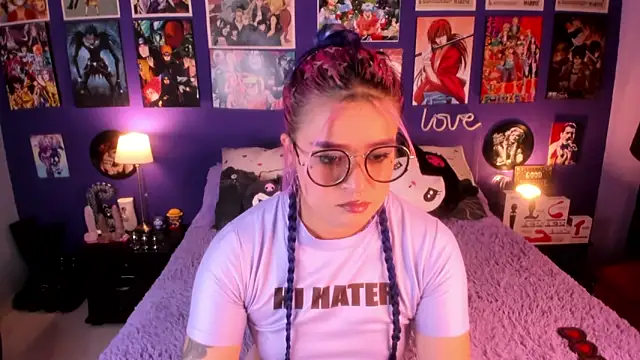 Snapshot of anne_cross chatting on 09-10-25, 11:27 anne cross online show from 09-10-25, 11:27