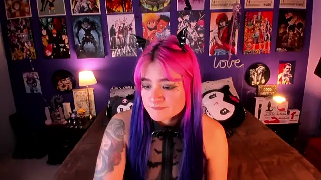 Snapshot of anne_cross chatting on 10-29-25, 03:53 anne cross online show from 10-29-25, 03:53