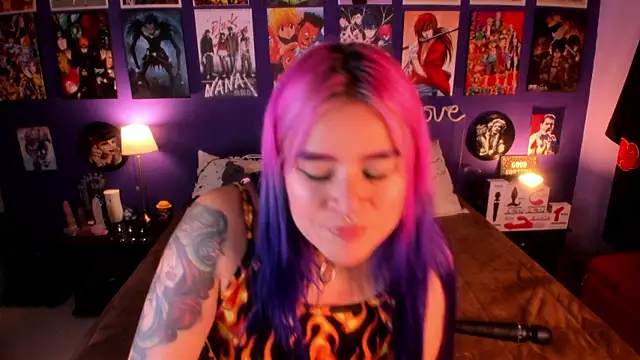 Snapshot of anne_cross chatting on 11-08-25, 03:39 anne cross online show from 11-08-25, 03:39