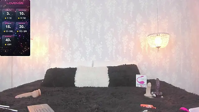 Snapshot of leigh-angels chatting on 10-25-25, 10:37 leigh-angels online show from 10-25-25, 10:37