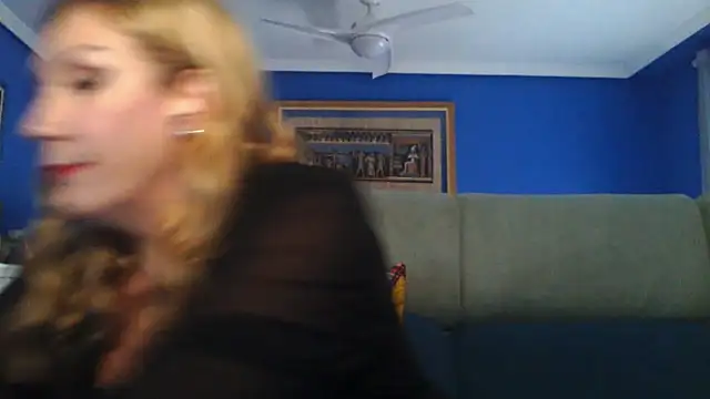 Snapshot of VictoriaVeraxxx chatting on 10-23-25, 10:25 VictoriaVeraxxx online show from 10-23-25, 10:25