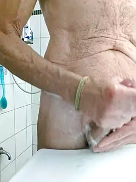 Snapshot of Jossi15 chatting on 12-21-25, 11:28 Jossi15 online show from 12-21-25, 11:28