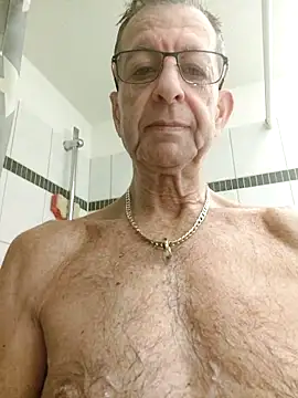 Snapshot of Jossi15 chatting on 01-06-26, 05:49 Jossi15 online show from 01-06-26, 05:49