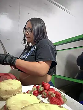 Snapshot of Sol_biglips chatting on 01-17-25, 02:07 Sol biglips online show from 01-17-25, 02:07