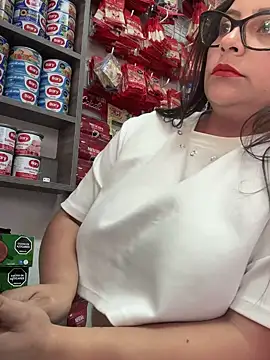 Snapshot of Sol_biglips chatting on 01-21-25, 03:21 Sol biglips online show from 01-21-25, 03:21