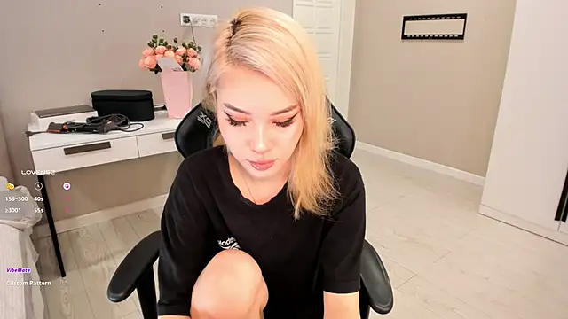 aya shy online show from 02-24-25, 10:04