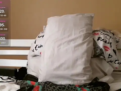 Snapshot of black_sexy_queen chatting on 02-21-26, 09:05 black sexy queen online show from 02-21-26, 09:05