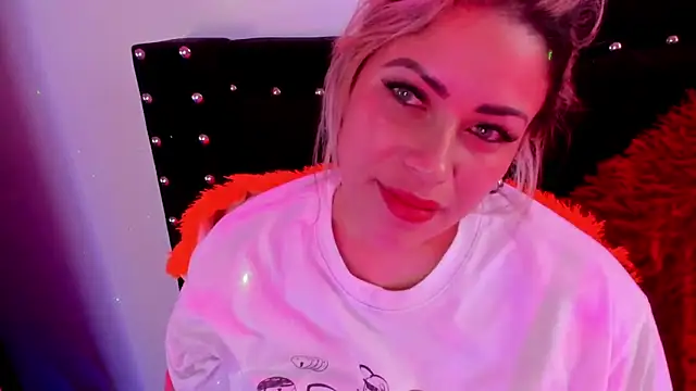 Natalia Montoya online show from 02-10-25, 12:08