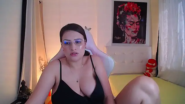 esmeraldaa230 online show from 01-14-25, 07:53