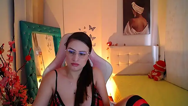 esmeraldaa230 online show from 03-10-25, 07:50