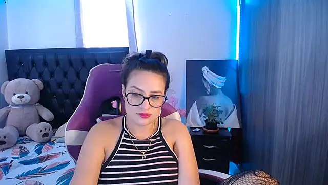 esmeraldaa230 online show from 05-31-26, 07:26