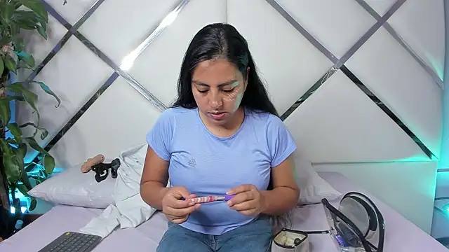 Snapshot of Valeer_abby chatting on 06-03-26, 01:25 Valeer abby online show from 06-03-26, 01:25