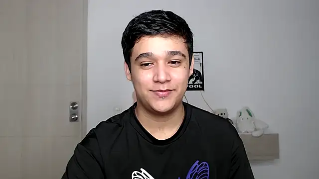 kaiine190 online show from 10-26-25, 01:39