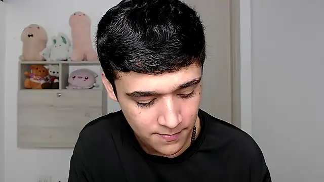 kaiine190 online show from 12-22-25, 09:39