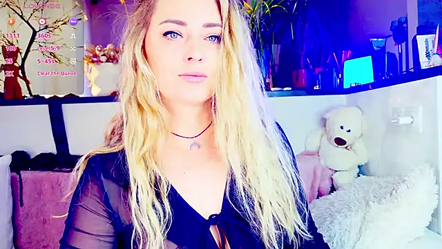 Snapshot of _JuliaSpace_ chatting on 05-06-26, 04:45 JuliaSpace online show from 05-06-26, 04:45