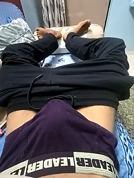 Yours1311 online show from 04-10-26, 03:39