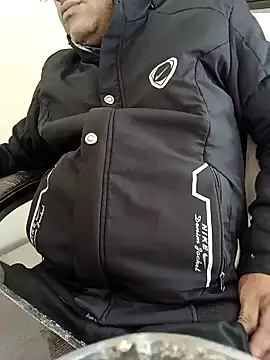 Snapshot of Hot-man39 chatting on 12-08-24, 07:37 Hot-man39 online show from 12-08-24, 07:37