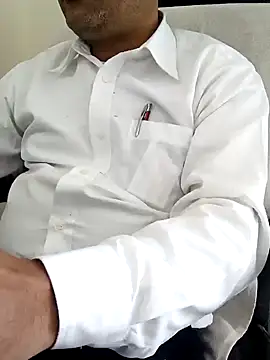 Snapshot of Hot-man39 chatting on 12-20-24, 06:29 Hot-man39 online show from 12-20-24, 06:29