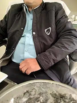 Snapshot of Hot-man39 chatting on 01-01-25, 08:56 Hot-man39 online show from 01-01-25, 08:56