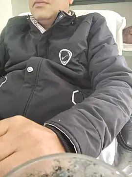 Snapshot of Hot-man39 chatting on 01-06-25, 06:36 Hot-man39 online show from 01-06-25, 06:36