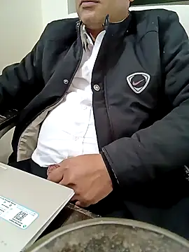 Snapshot of Hot-man39 chatting on 01-13-25, 12:02 Hot-man39 online show from 01-13-25, 12:02