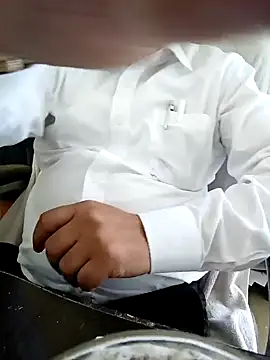 Snapshot of Hot-man39 chatting on 01-21-25, 08:52 Hot-man39 online show from 01-21-25, 08:52