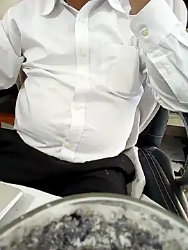 Snapshot of Hot-man39 chatting on 01-28-25, 11:17 Hot-man39 online show from 01-28-25, 11:17