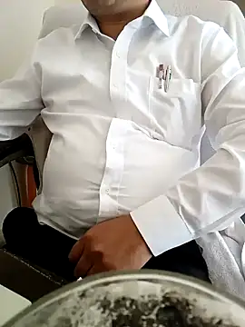 Snapshot of Hot-man39 chatting on 01-31-25, 05:30 Hot-man39 online show from 01-31-25, 05:30