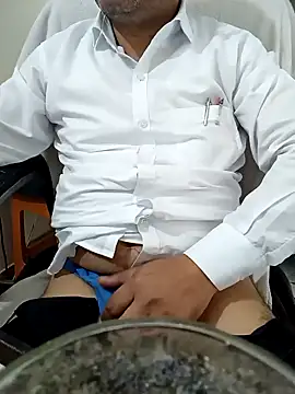 Snapshot of Hot-man39 chatting on 02-01-25, 12:05 Hot-man39 online show from 02-01-25, 12:05