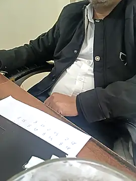 Snapshot of Hot-man39 chatting on 12-04-25, 09:40 Hot-man39 online show from 12-04-25, 09:40