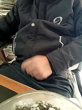 Snapshot of Hot-man39 chatting on 12-20-25, 10:00 Hot-man39 online show from 12-20-25, 10:00