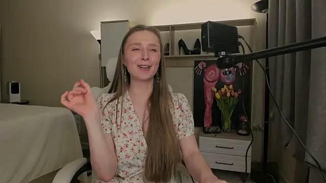 Snapshot of CharlotteWells chatting on 03-10-25, 05:07 CharlotteWells online show from 03-10-25, 05:07