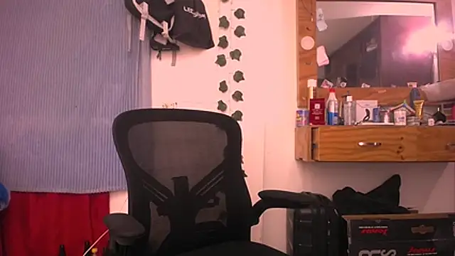 latinhot9631 online show from 04-05-26, 12:08