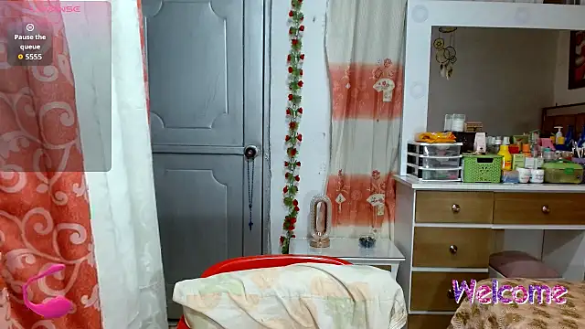 Snapshot of latinahot963 chatting on 10-01-25, 08:48 latinahot963 online show from 10-01-25, 08:48