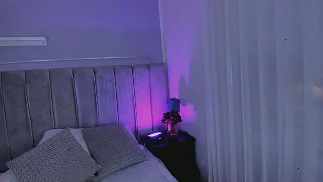 EvaaStevens online show from 11-22-25, 01:21