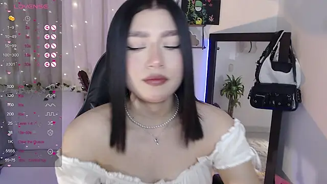 mily thomson b  online show from 10-21-25, 08:53