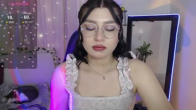 mily thomson b  online show from 11-02-25, 06:43