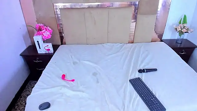 Snapshot of LizBrook chatting on 01-23-25, 10:11 LizBrook online show from 01-23-25, 10:11