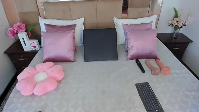 LizBrook online show from 03-14-26, 07:30