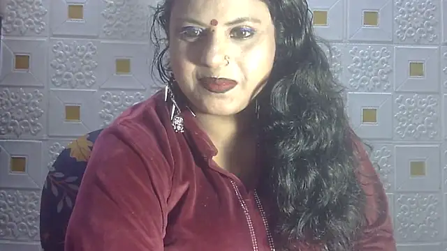Snapshot of Sexy_komolika chatting on 01-28-25, 03:46 Sexy komolika online show from 01-28-25, 03:46