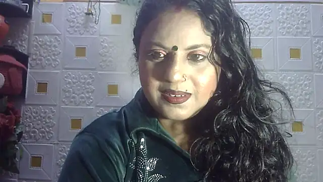 Snapshot of Sexy_komolika chatting on 01-31-25, 10:42 Sexy komolika online show from 01-31-25, 10:42