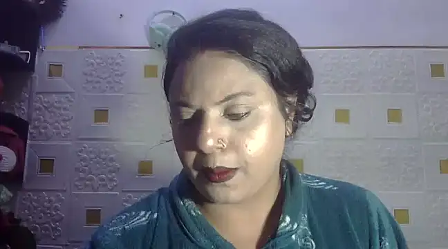 Snapshot of Sexy_komolika chatting on 02-15-25, 04:56 Sexy komolika online show from 02-15-25, 04:56