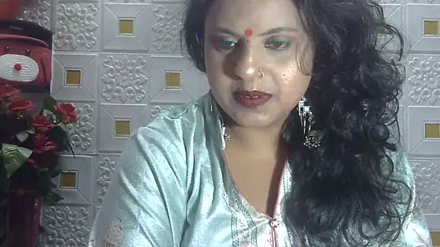 Snapshot of Sexy_komolika chatting on 02-26-25, 02:46 Sexy komolika online show from 02-26-25, 02:46