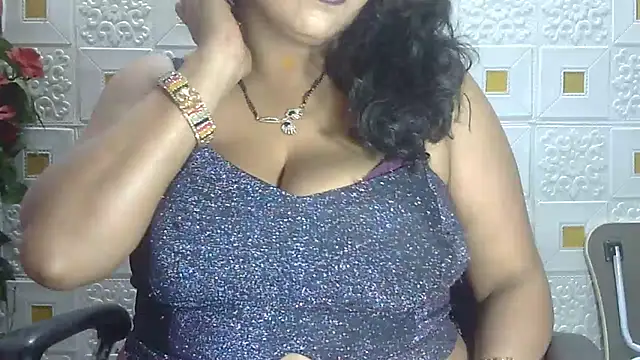 Snapshot of Sexy_komolika chatting on 03-01-25, 04:33 Sexy komolika online show from 03-01-25, 04:33