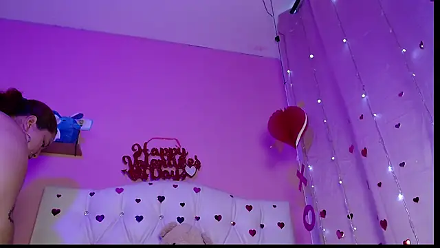 Snapshot of HECATE_23 chatting on 02-17-26, 03:19 HECATE 23 online show from 02-17-26, 03:19