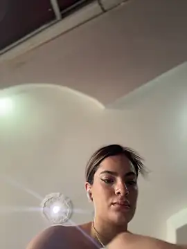 emiss  online show from 10-23-25, 01:32