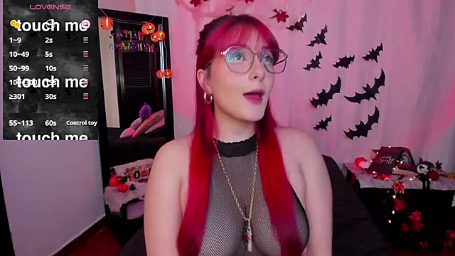 Dafne Moon online show from 10-22-25, 06:24