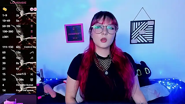 Snapshot of Dafne_Moon chatting on 07-19-26, 04:27 Dafne Moon online show from 07-19-26, 04:27