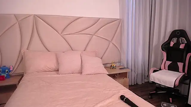 ValleryC online show from 03-04-26, 01:28