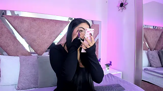 Snapshot of PaulinaDuarte chatting on 10-22-25, 12:38 PaulinaDuarte online show from 10-22-25, 12:38